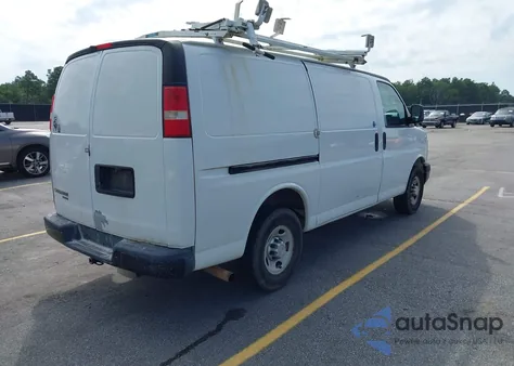 2012 Chevrolet Express 2500 Work Van z USA, uszkodzony, nr VIN 1GCWGFCAXC1194967